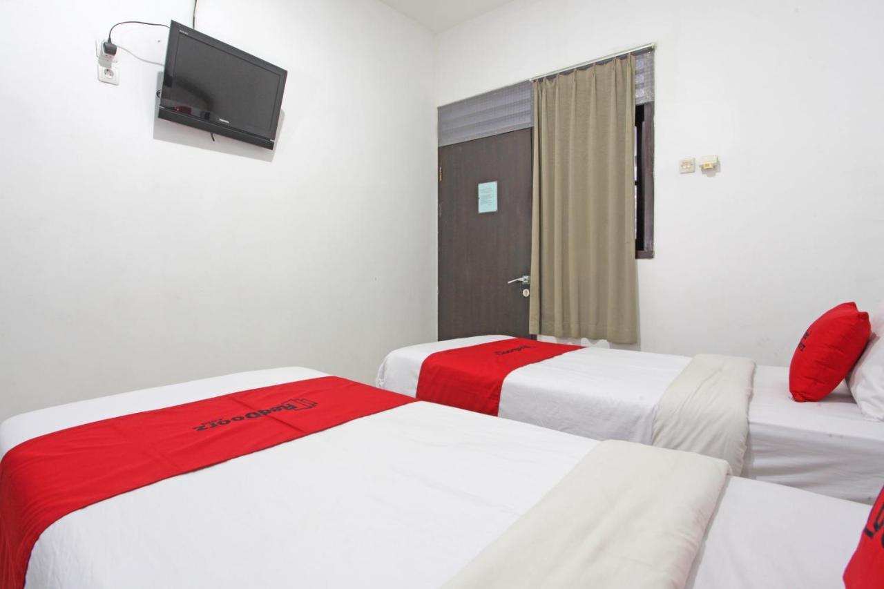 Reddoorz @ Soekarno Hatta 2 Malang Exterior photo