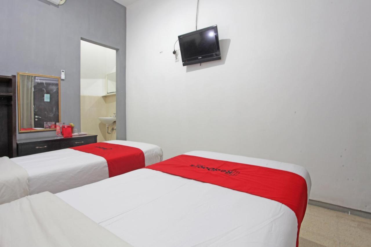 Reddoorz @ Soekarno Hatta 2 Malang Exterior photo
