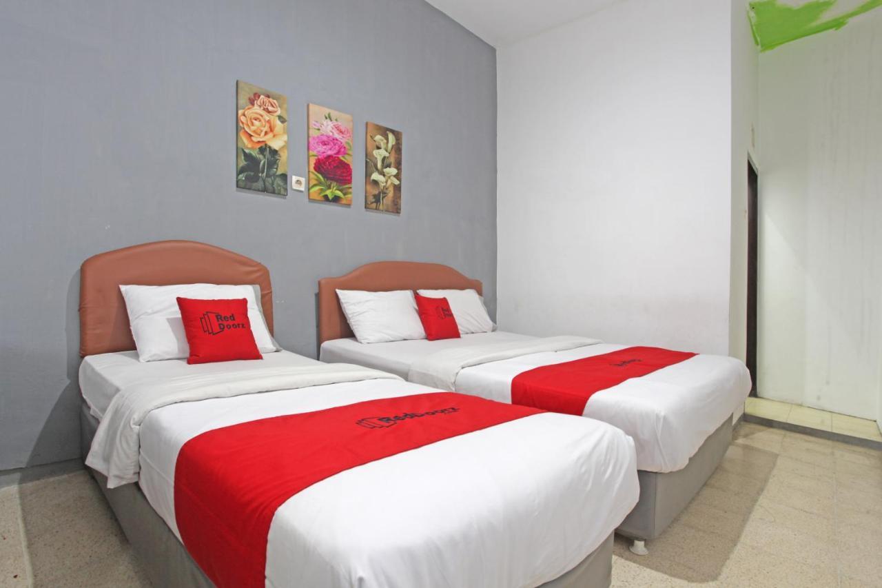 Reddoorz @ Soekarno Hatta 2 Malang Exterior photo